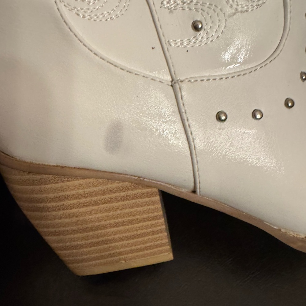Dream Pairs White Heeled Western Boots - Picture 7 of 11